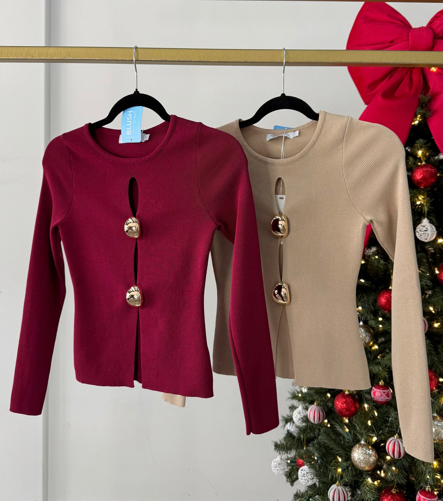 Blusa burgundy detalle dorado