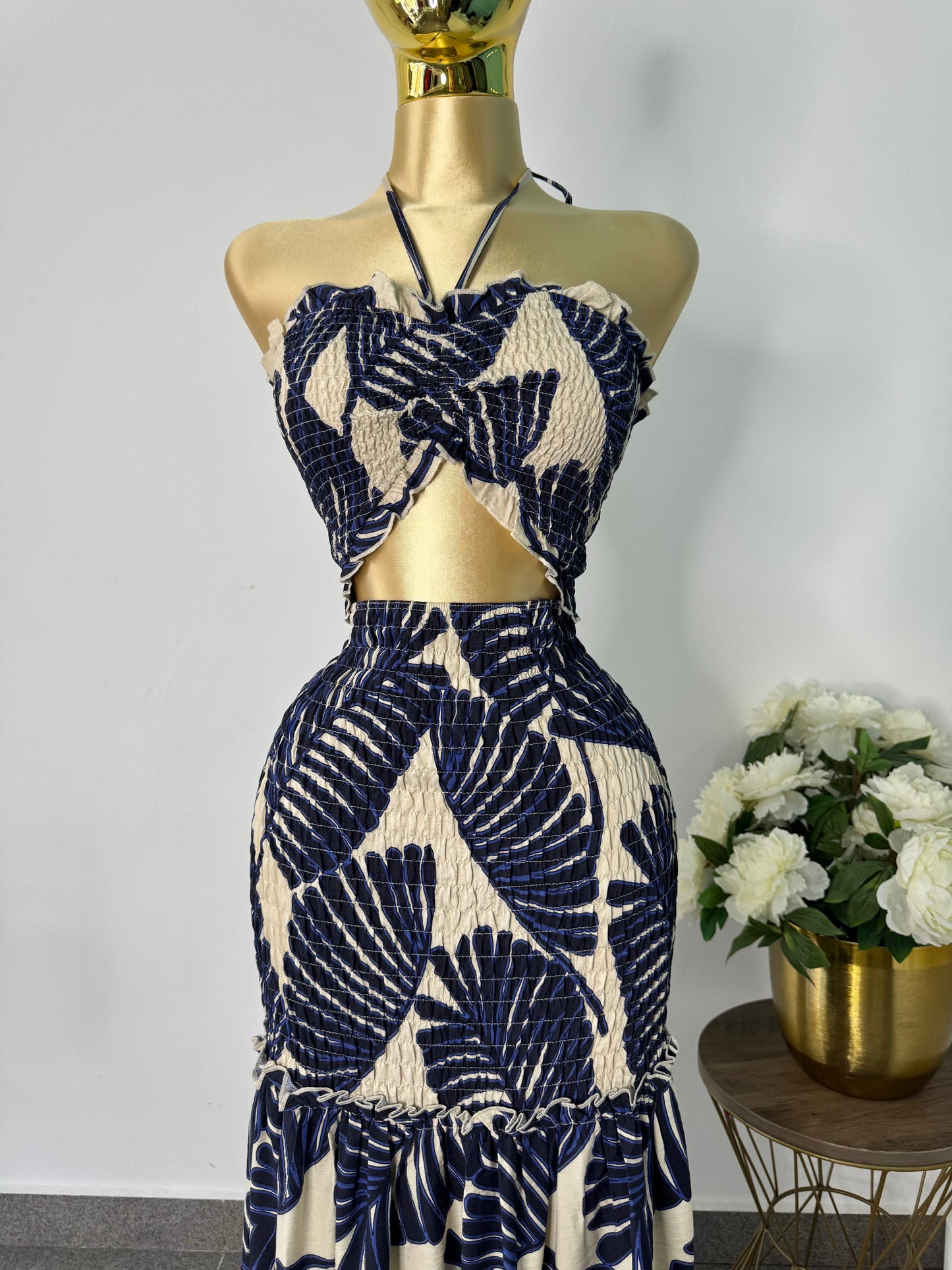 Vestido azul marino con beige