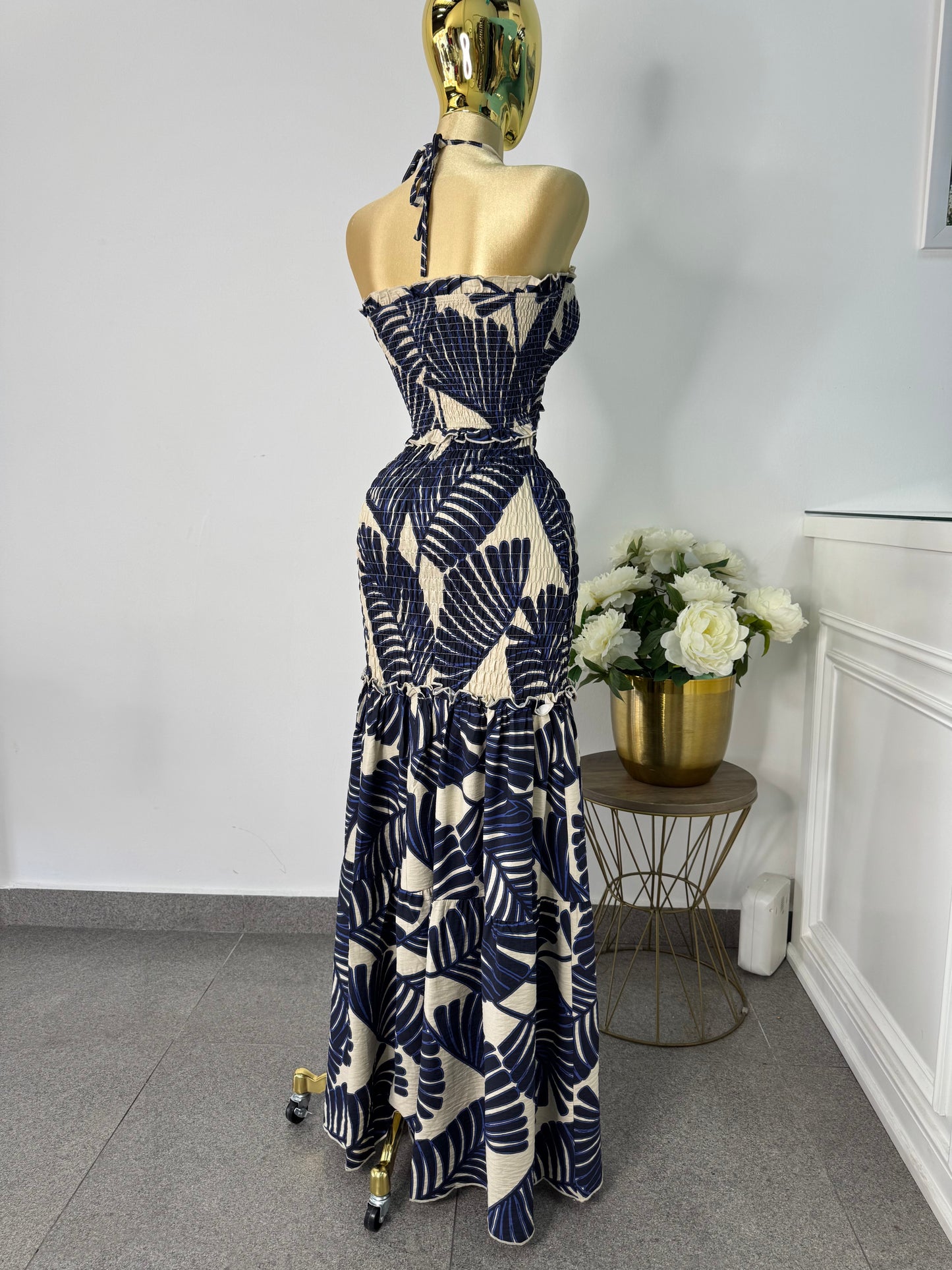 Vestido azul marino con beige