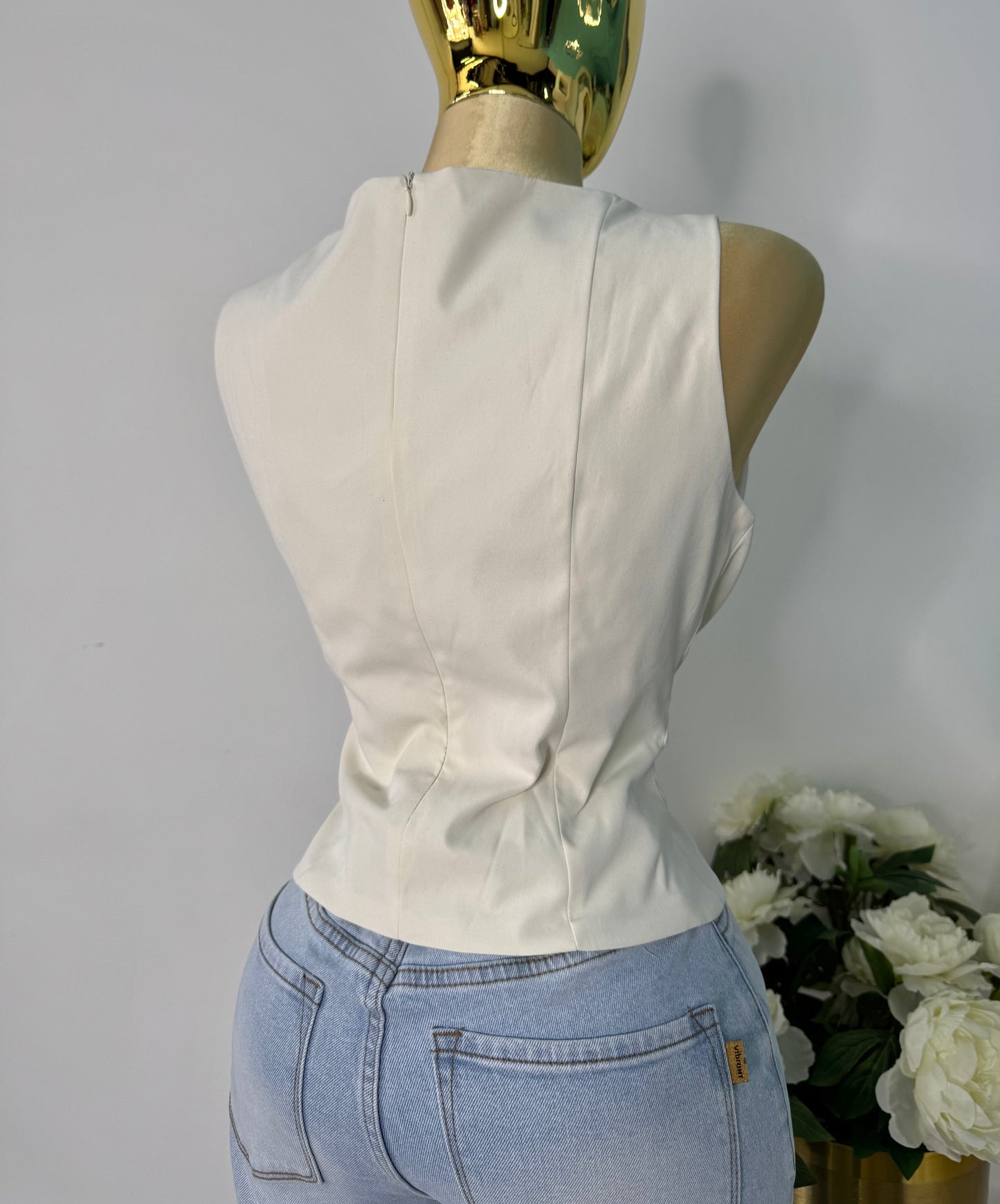 Blusa blanca con tirantes