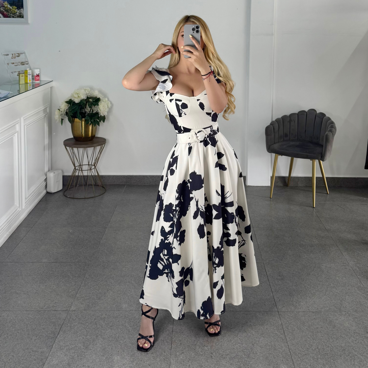 Vestido beige con negro