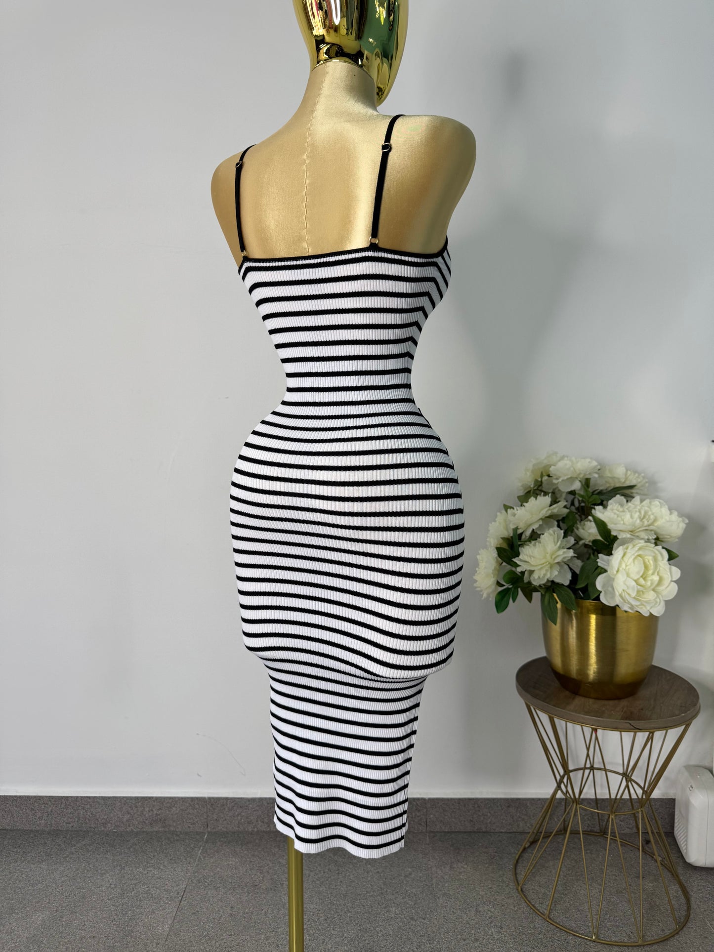 Vestido rayado negro y blanco