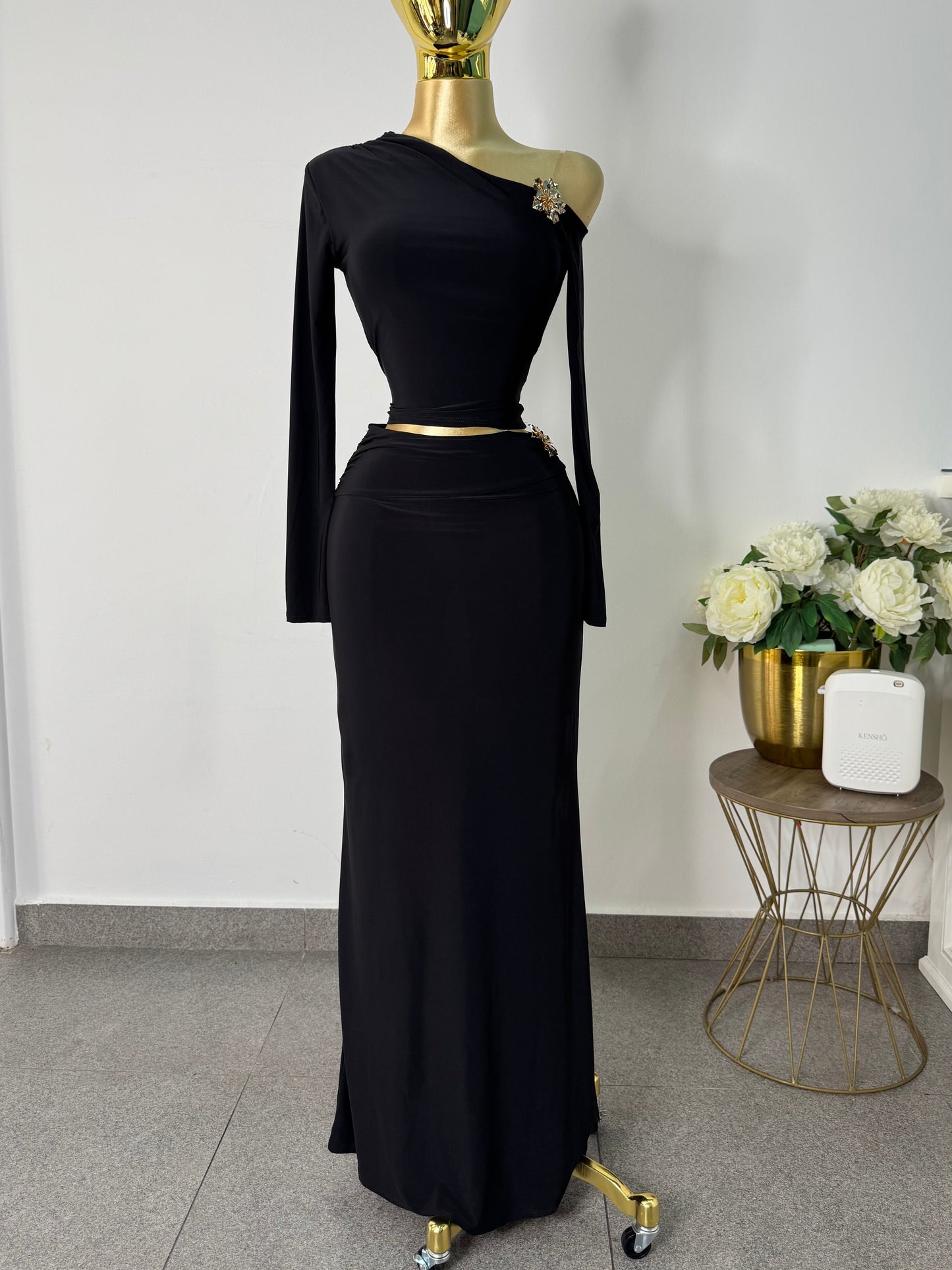 Set licra negro con detalle dorado