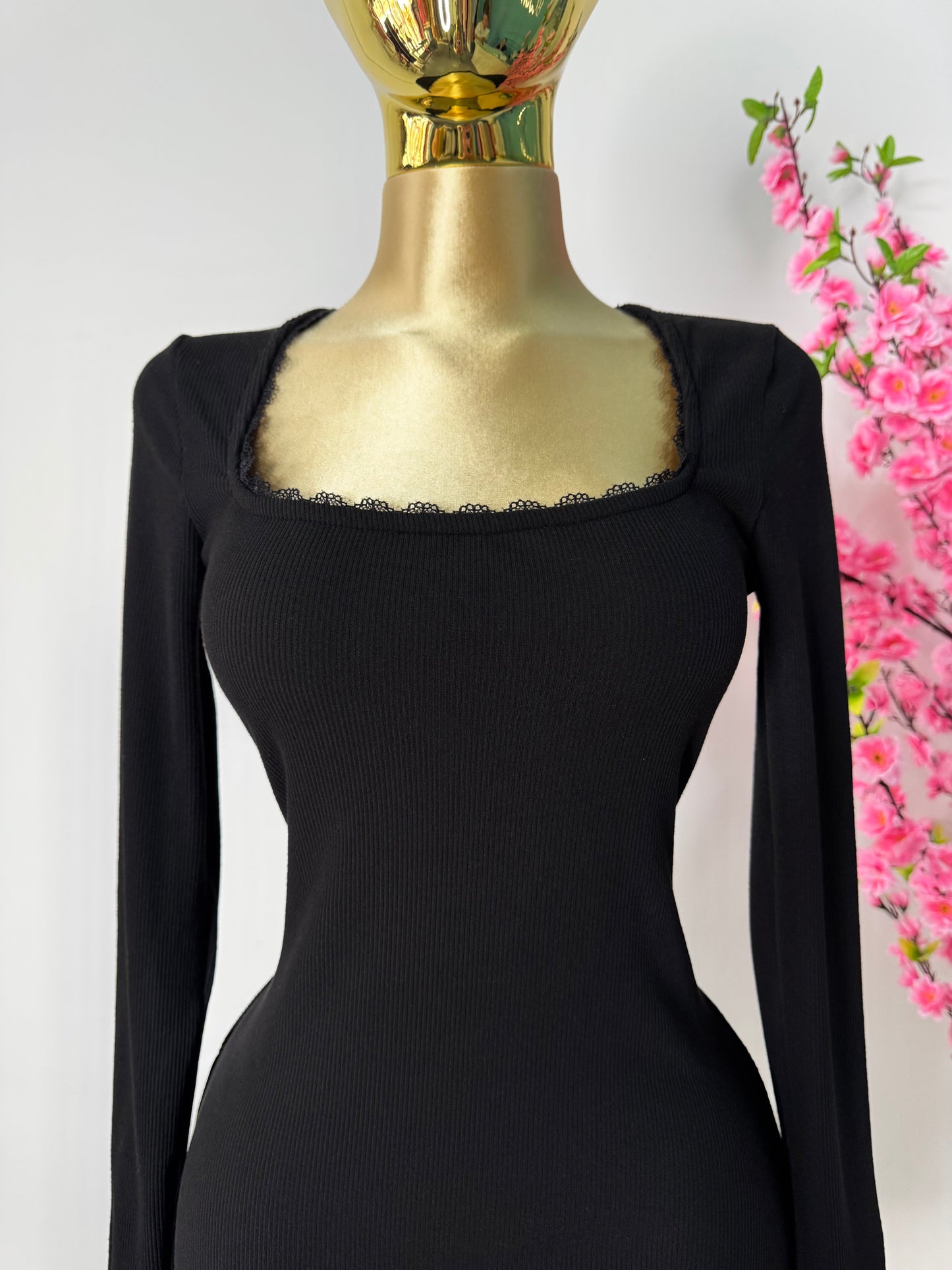 vestido volado negro