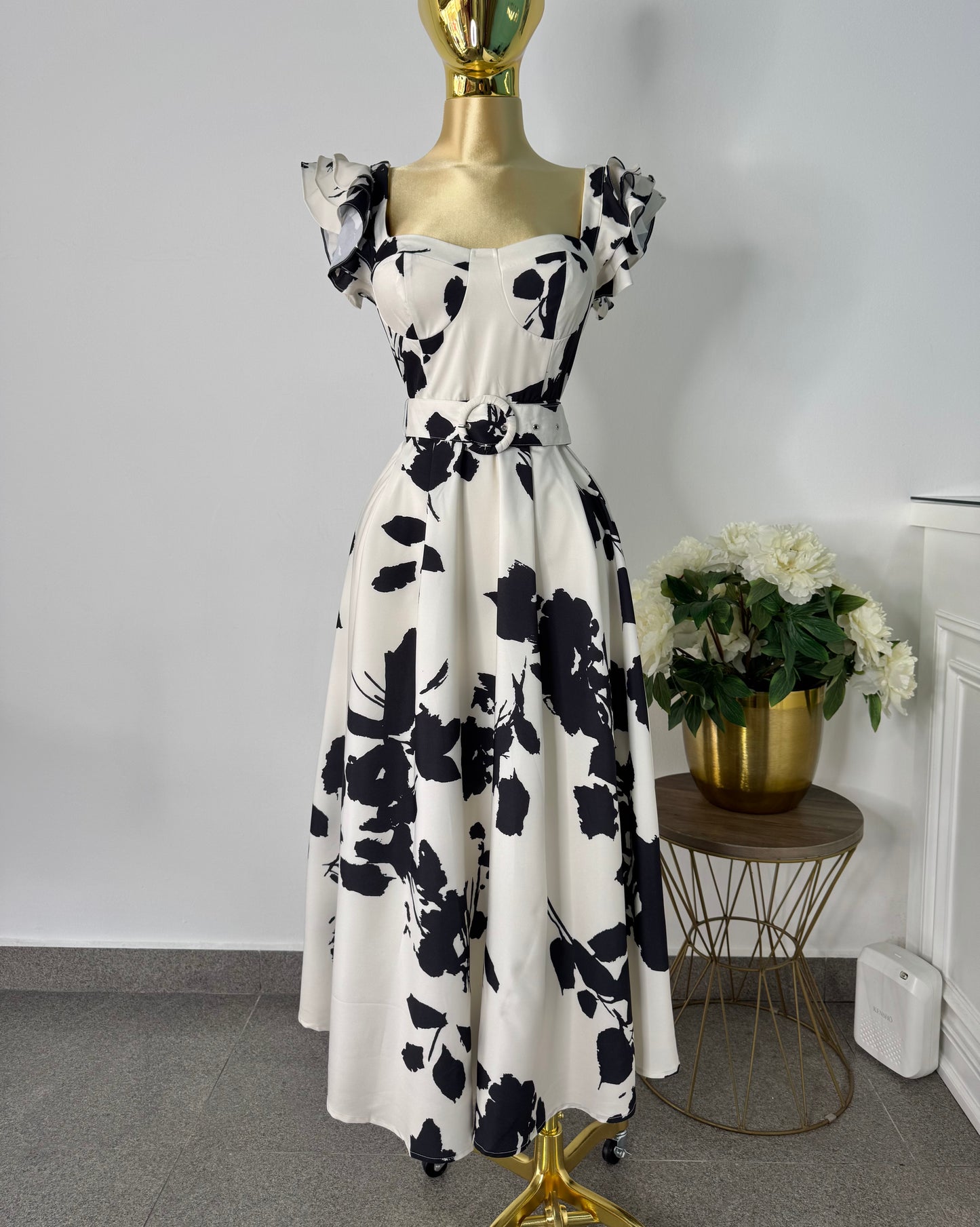 Vestido beige con negro