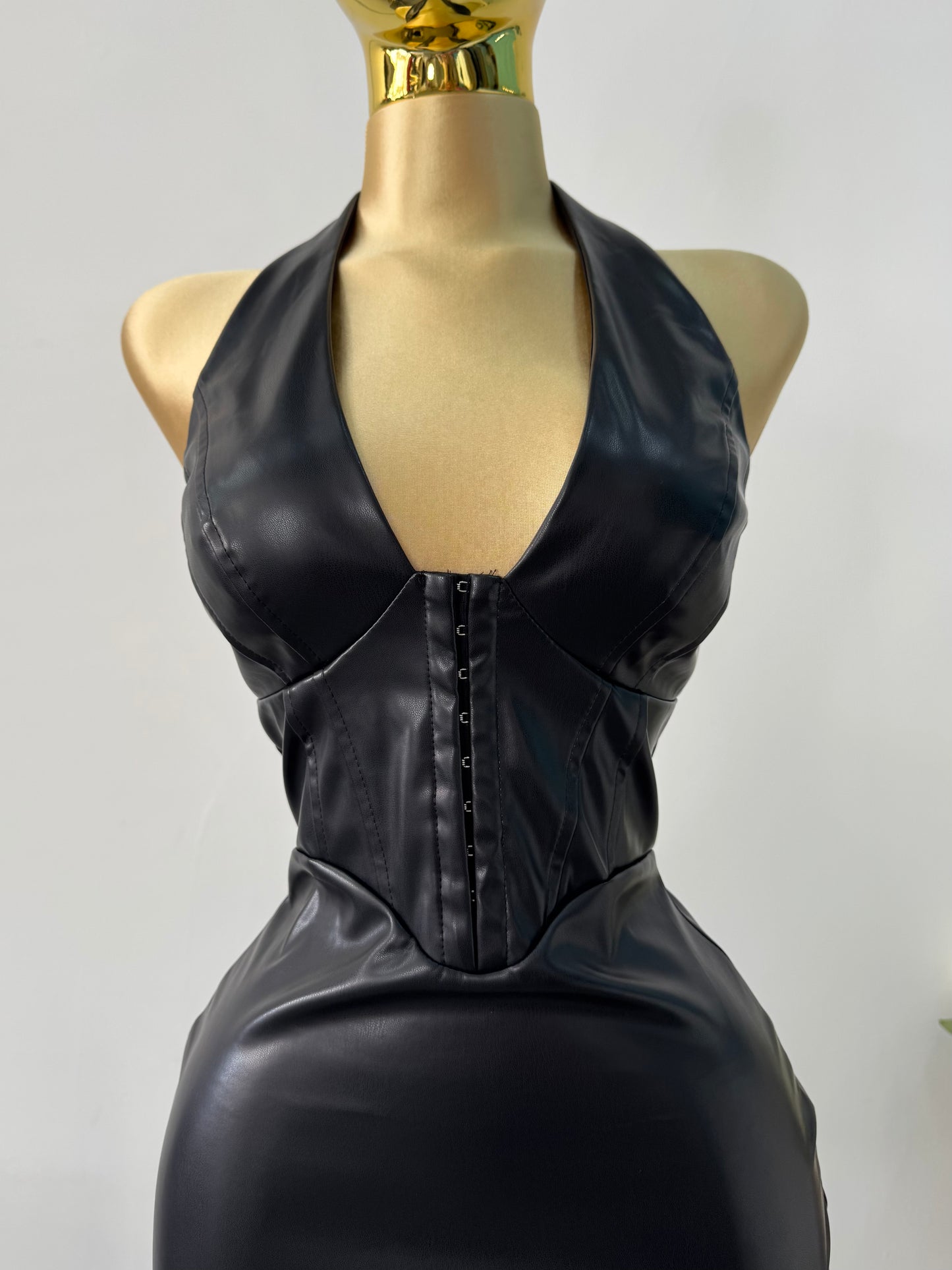 Vestido dress negro vinipiel