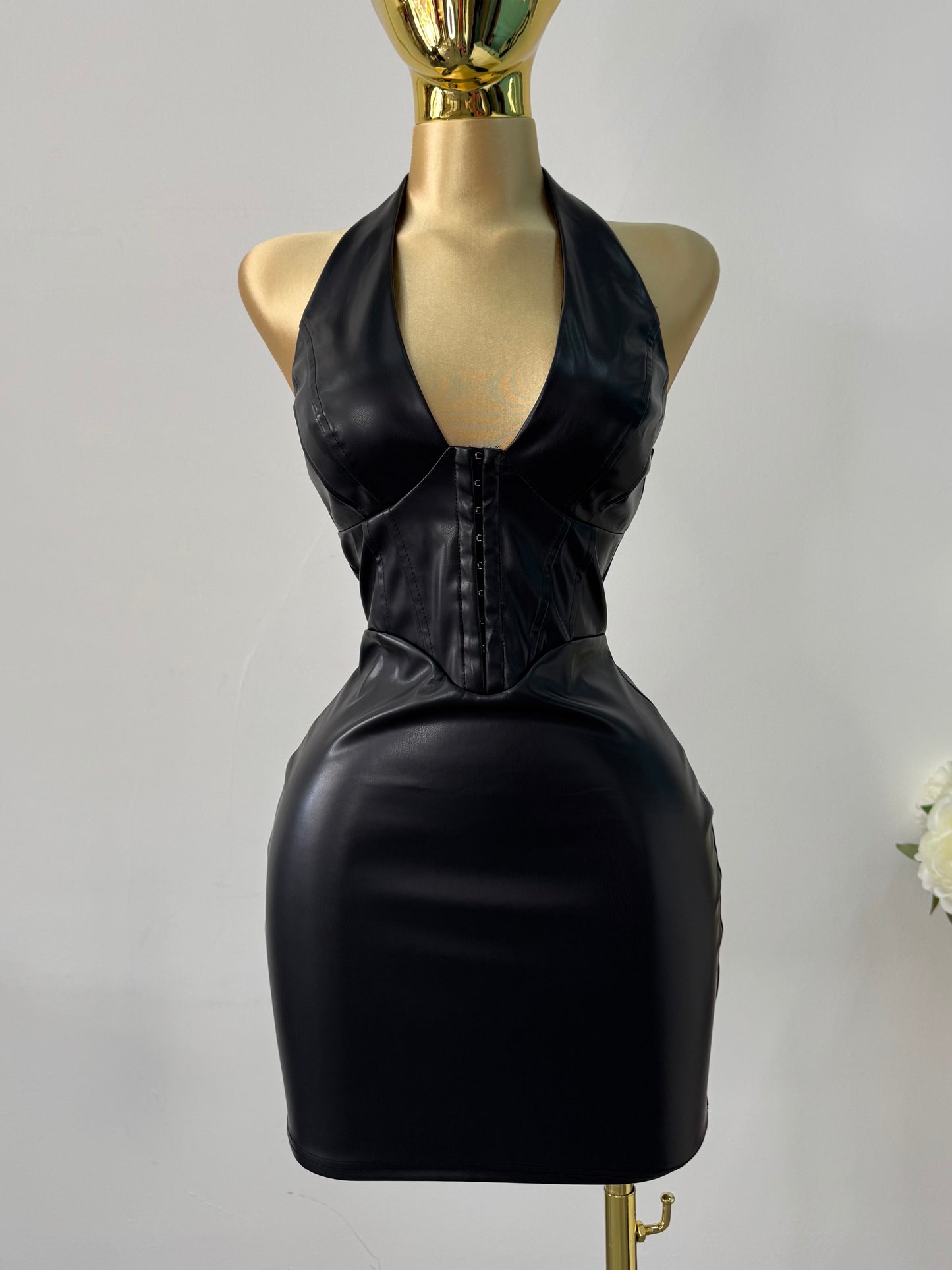 Vestido dress negro vinipiel