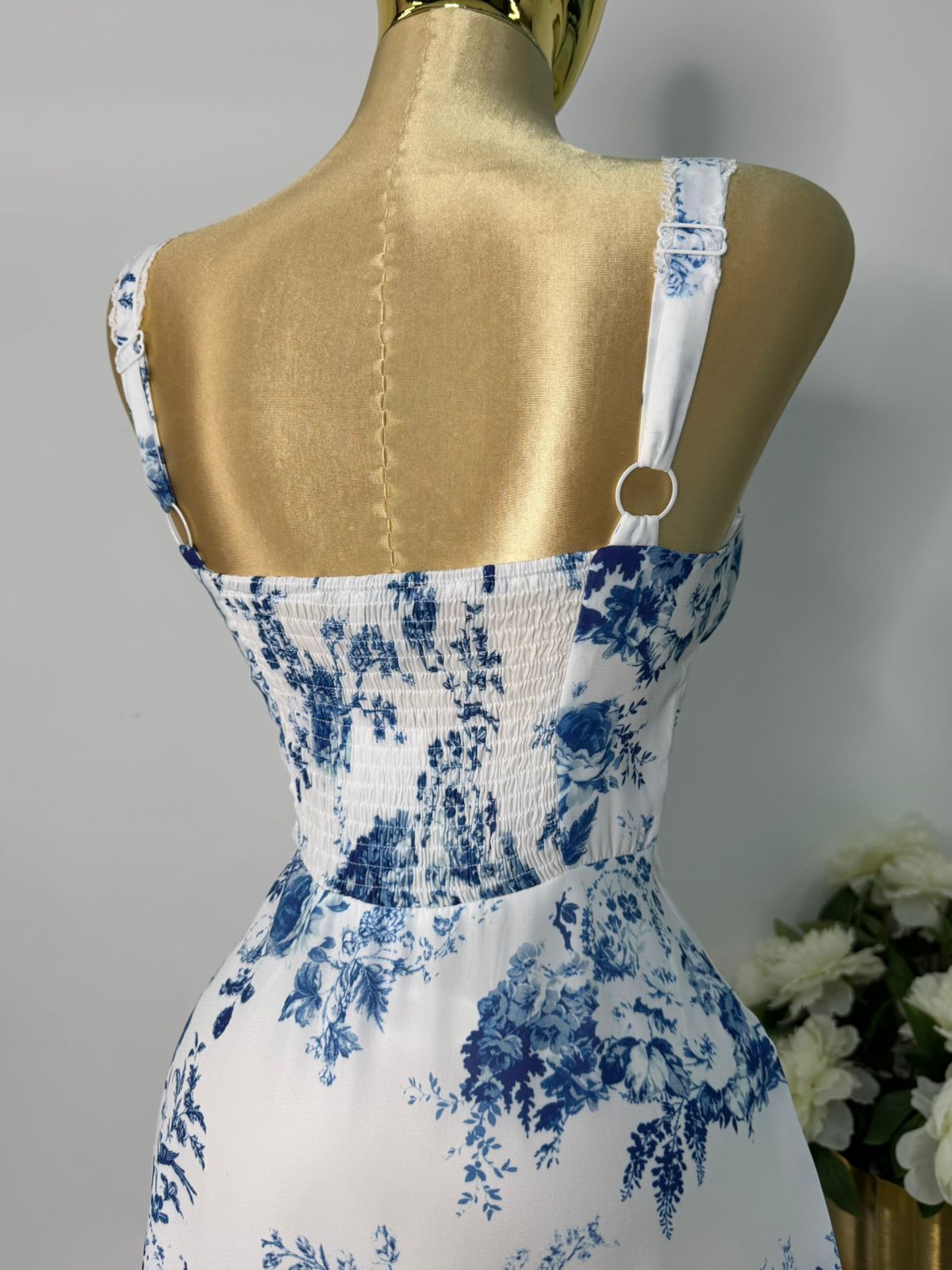 Vestido mesh blanco flores azul