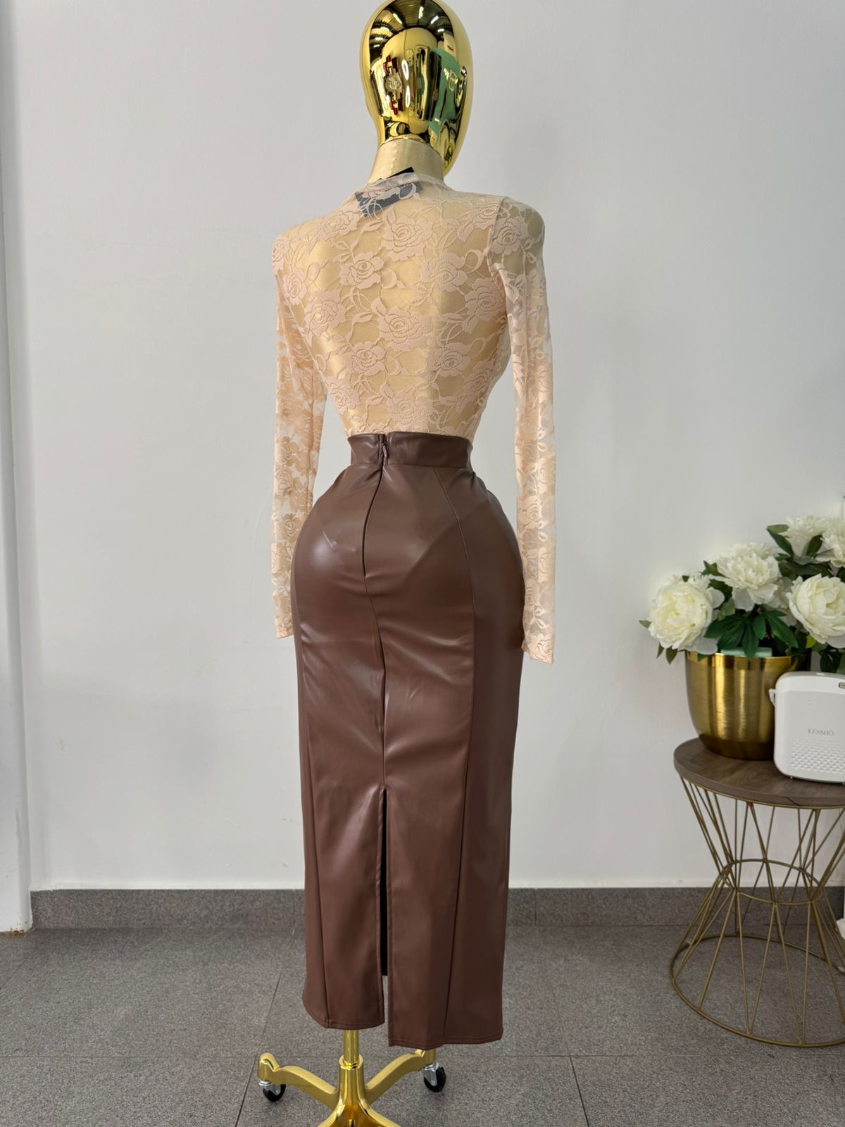 Falda cafe vinipiel corte midi