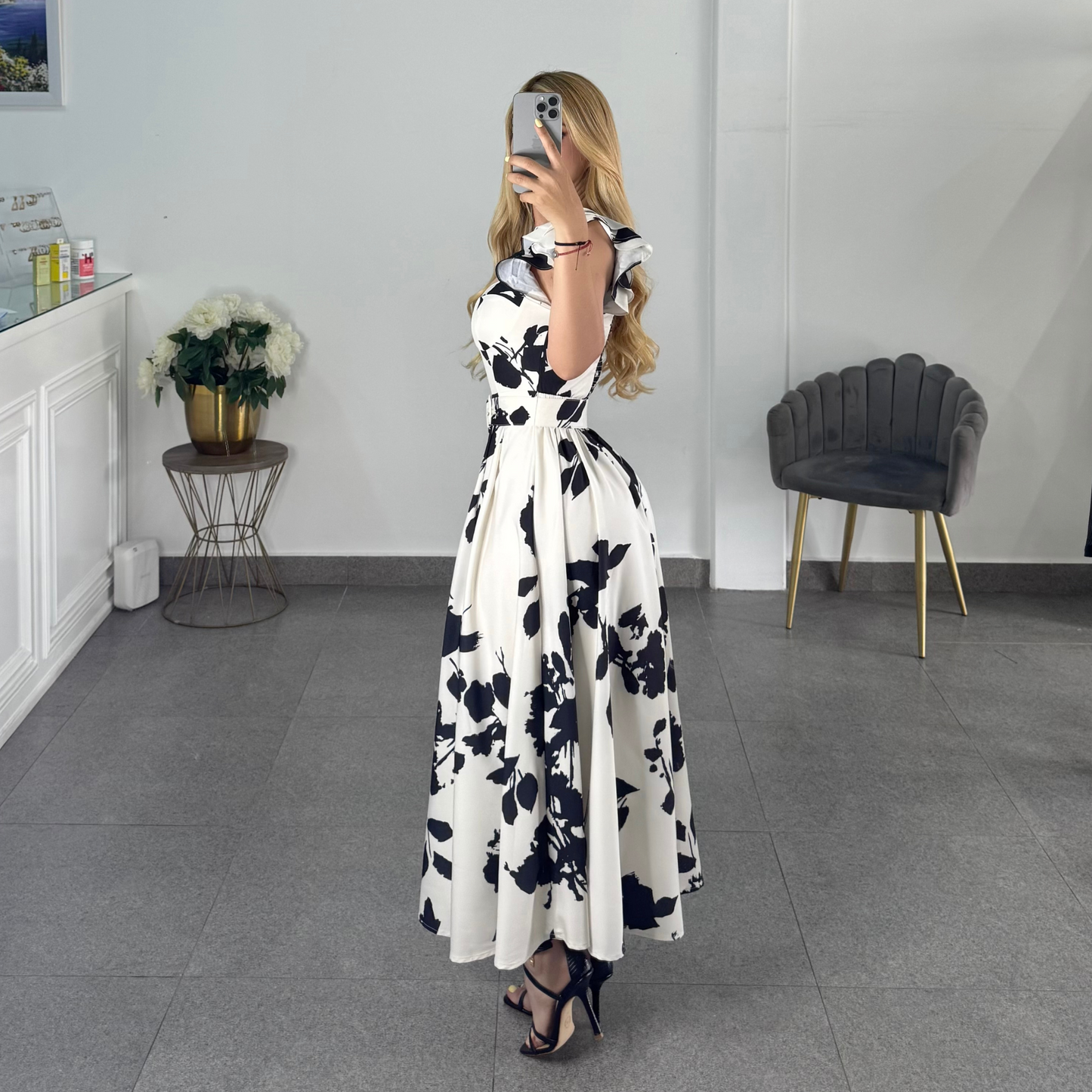 Vestido beige con negro