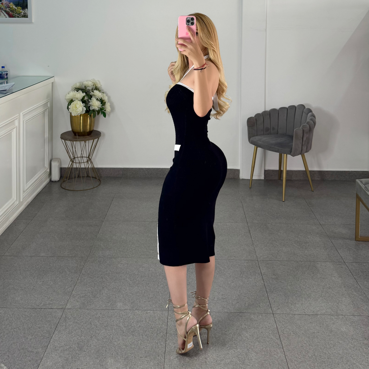 Vestido negro con blanco botones