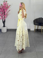 Vestido midi amarillo mantequilla encaje