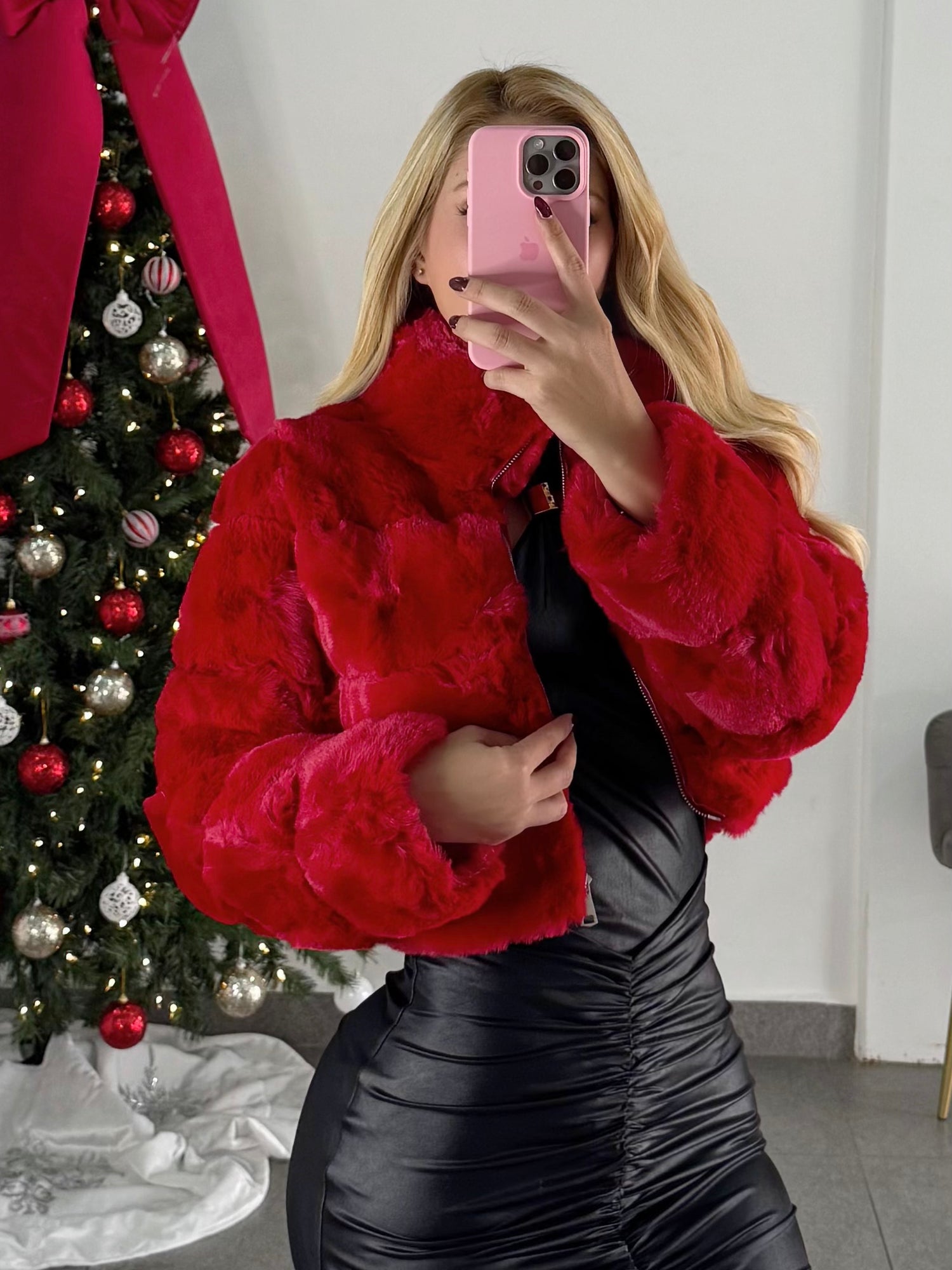 BLUSAS, JACKETS Y ABRIGOS