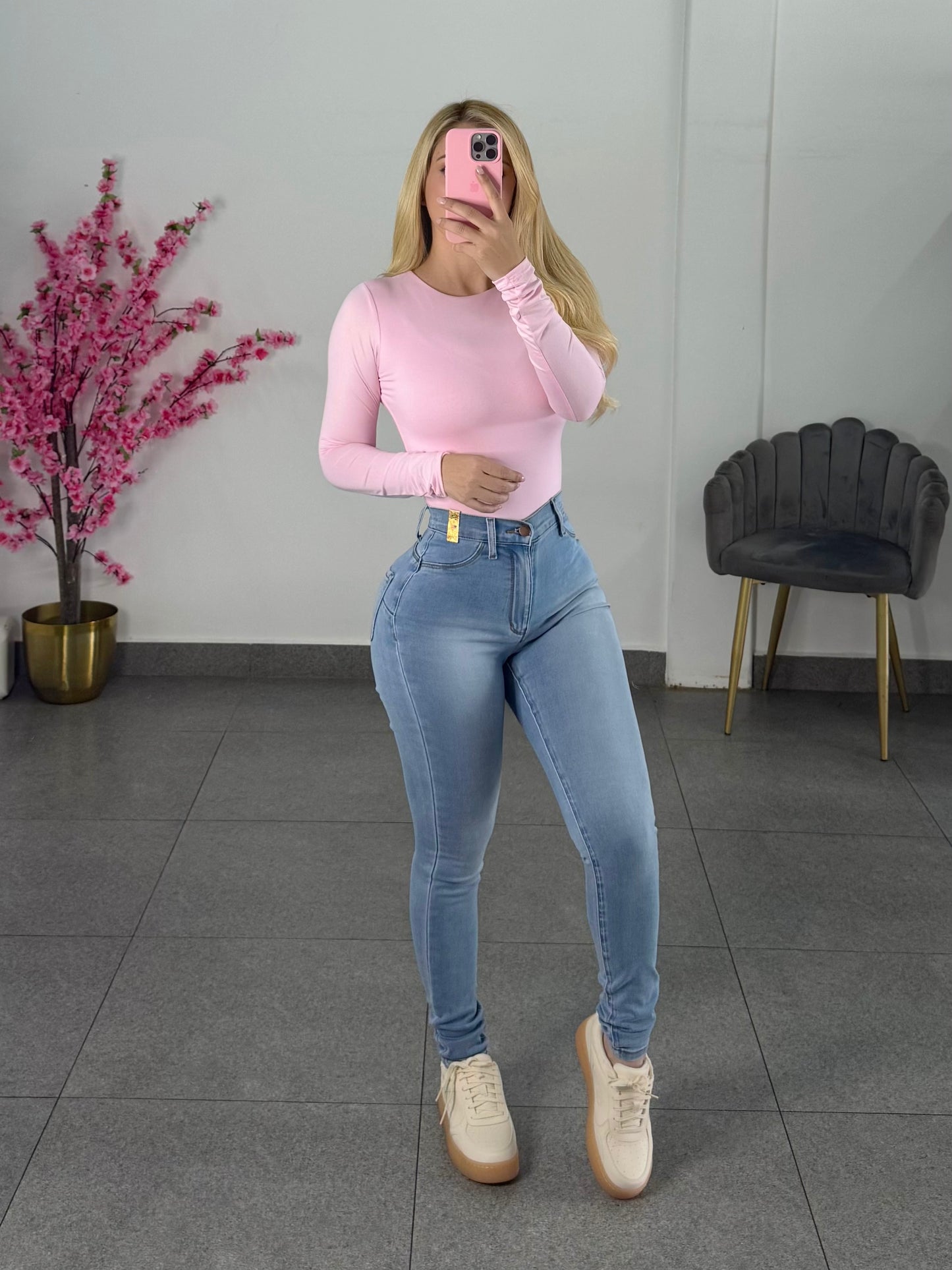 Vibrant corte skinny claro deslavado doble push up