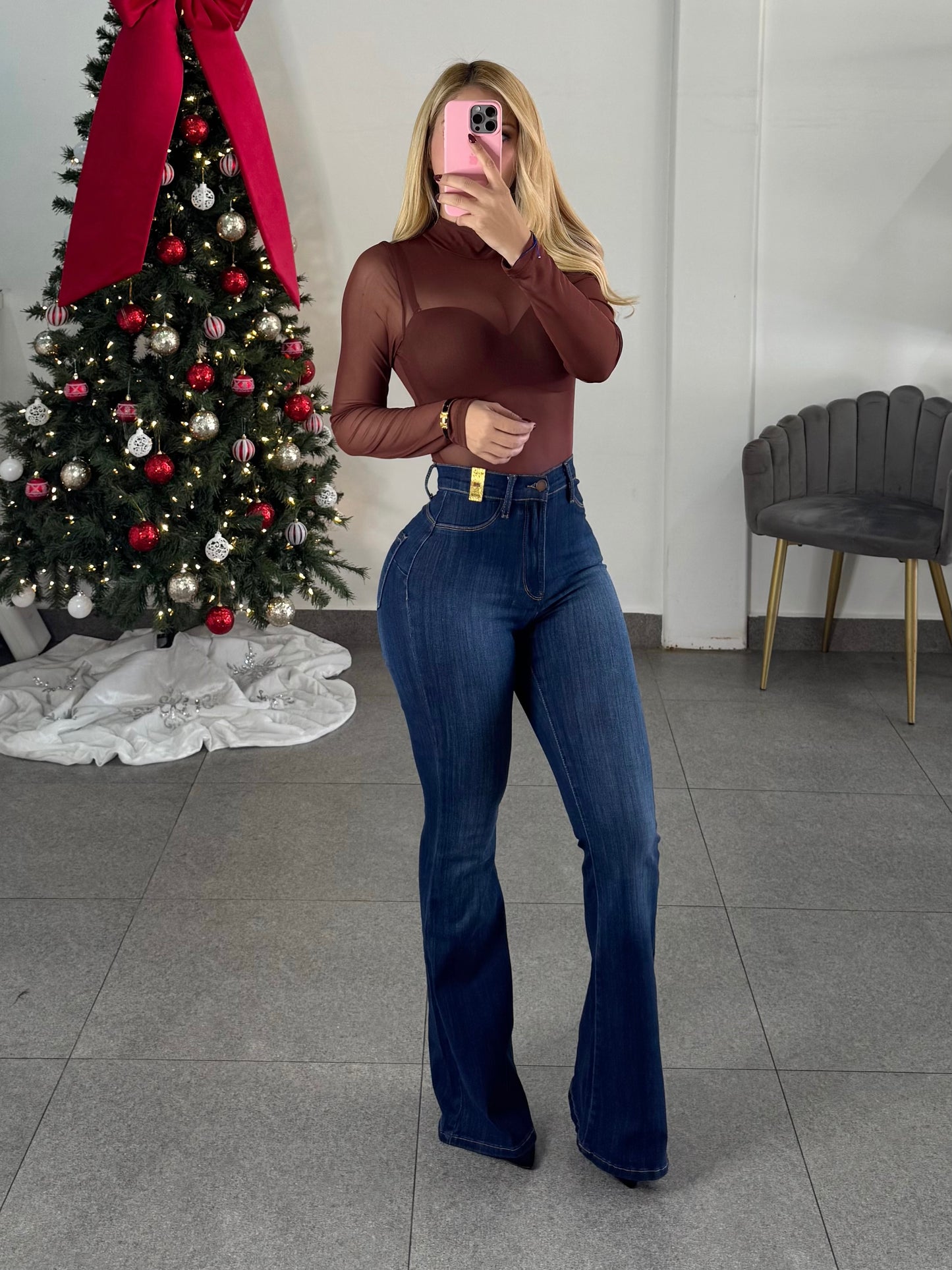 Vibrant corte campana tono oscuro