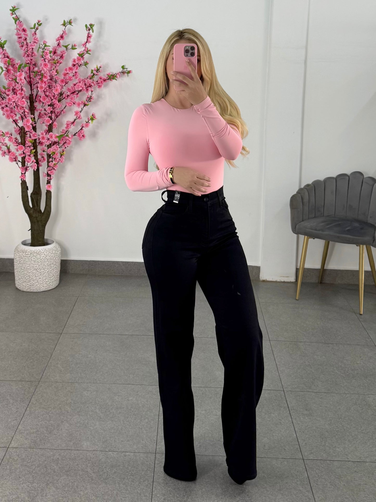 Vibrant corte recto negro