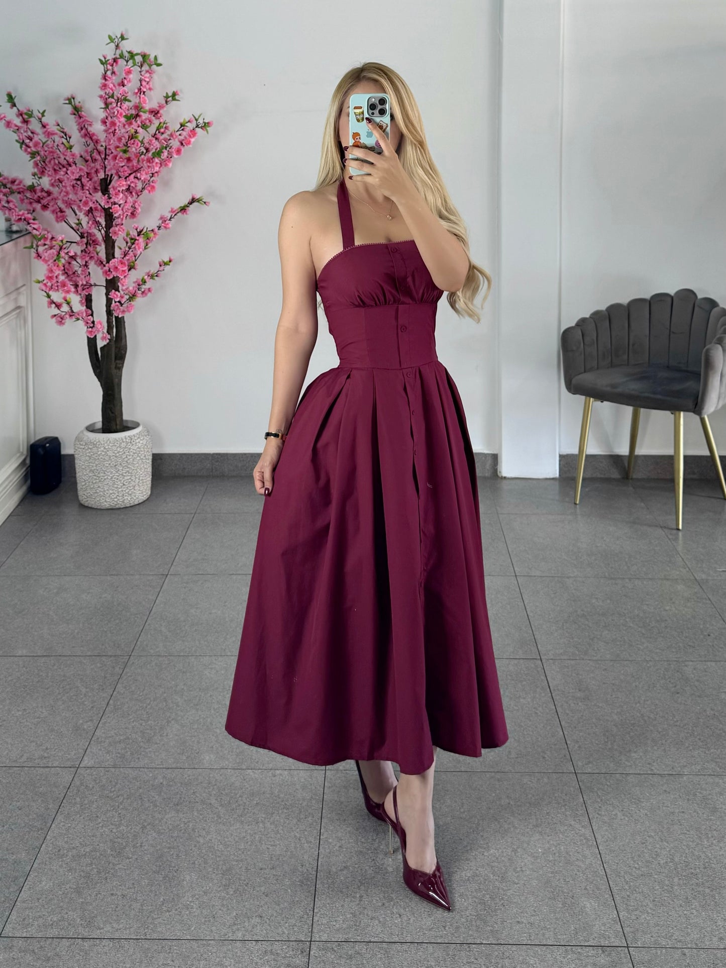 Vestido halter burgundy corte princesa