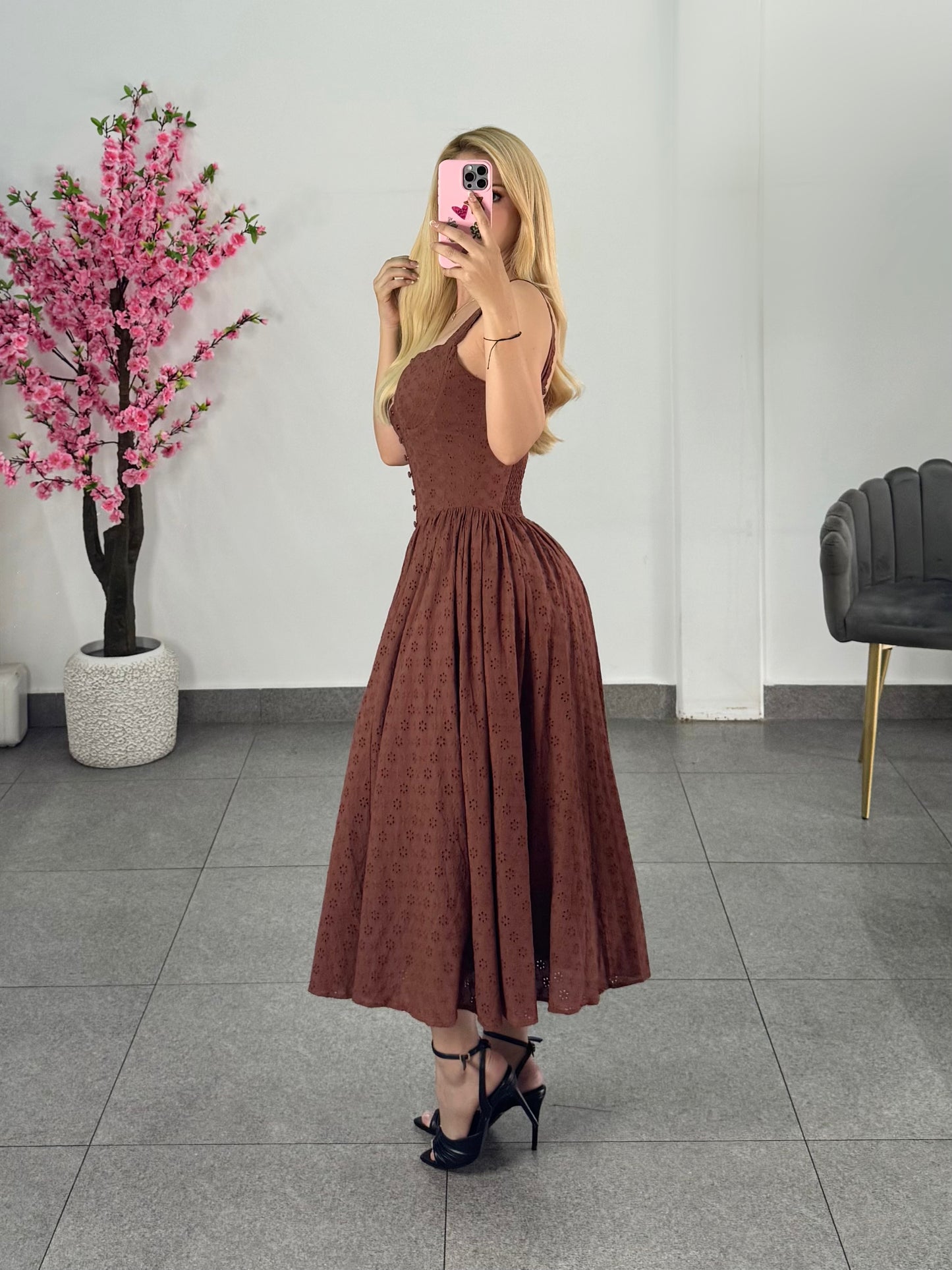 Vestido cafe bordado
