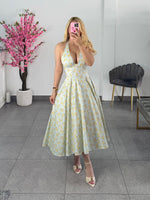 Vestido midi azul claro floreado