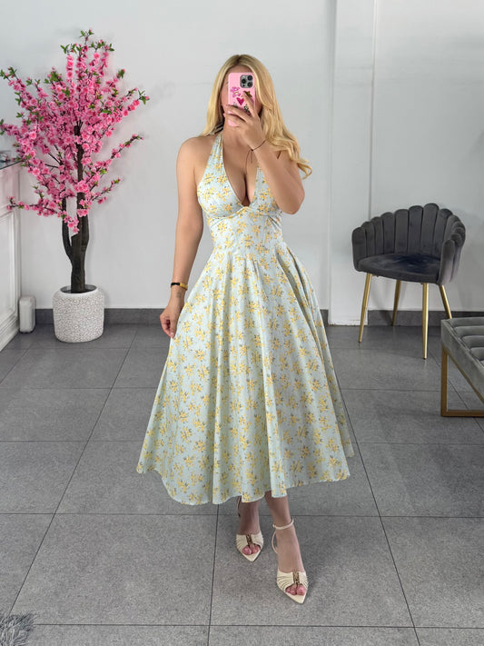 Vestido midi azul claro floreado