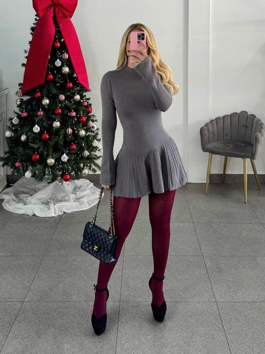 Vestido plisado gris