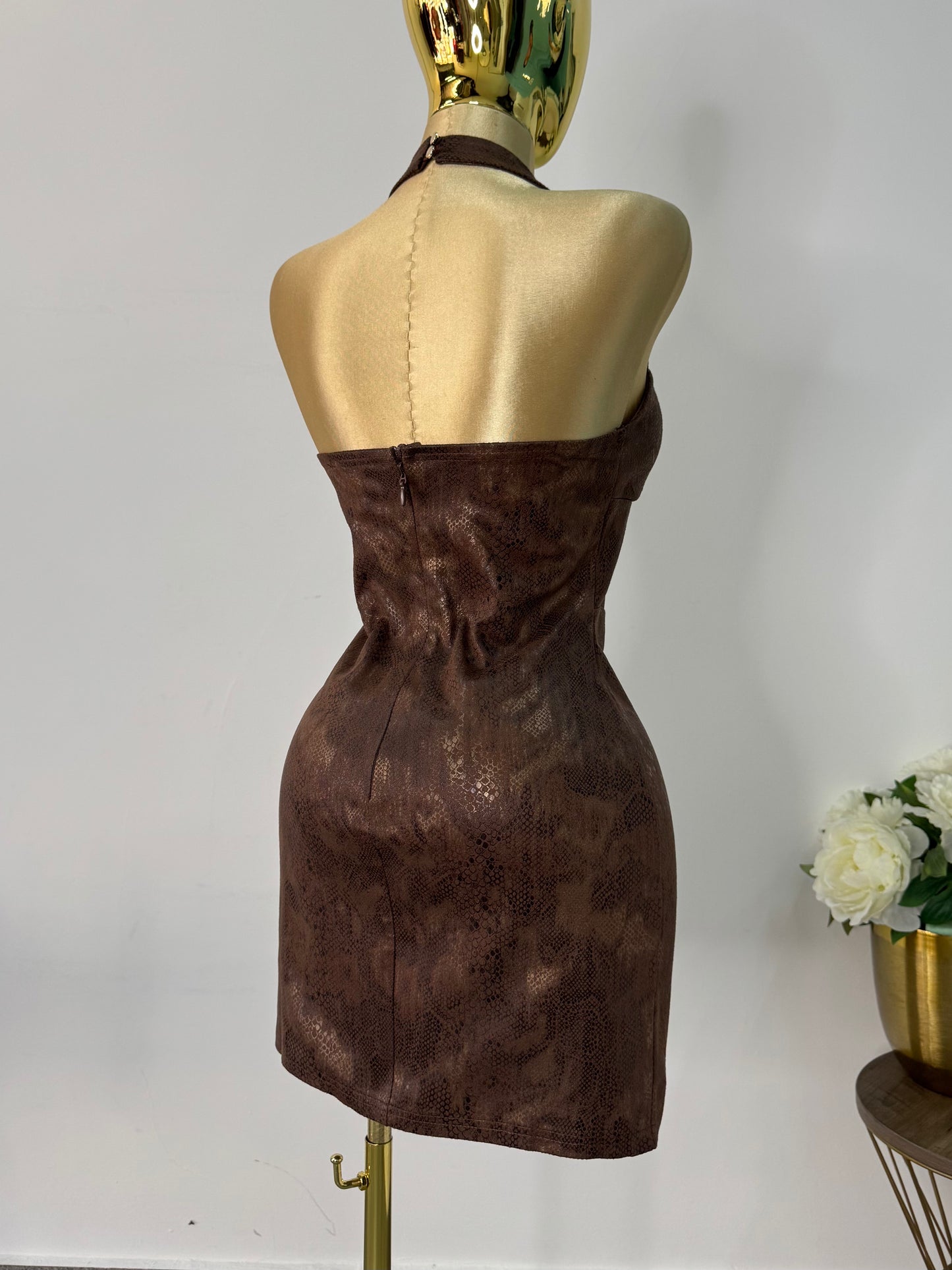 Vestido halter vinipiel cafe