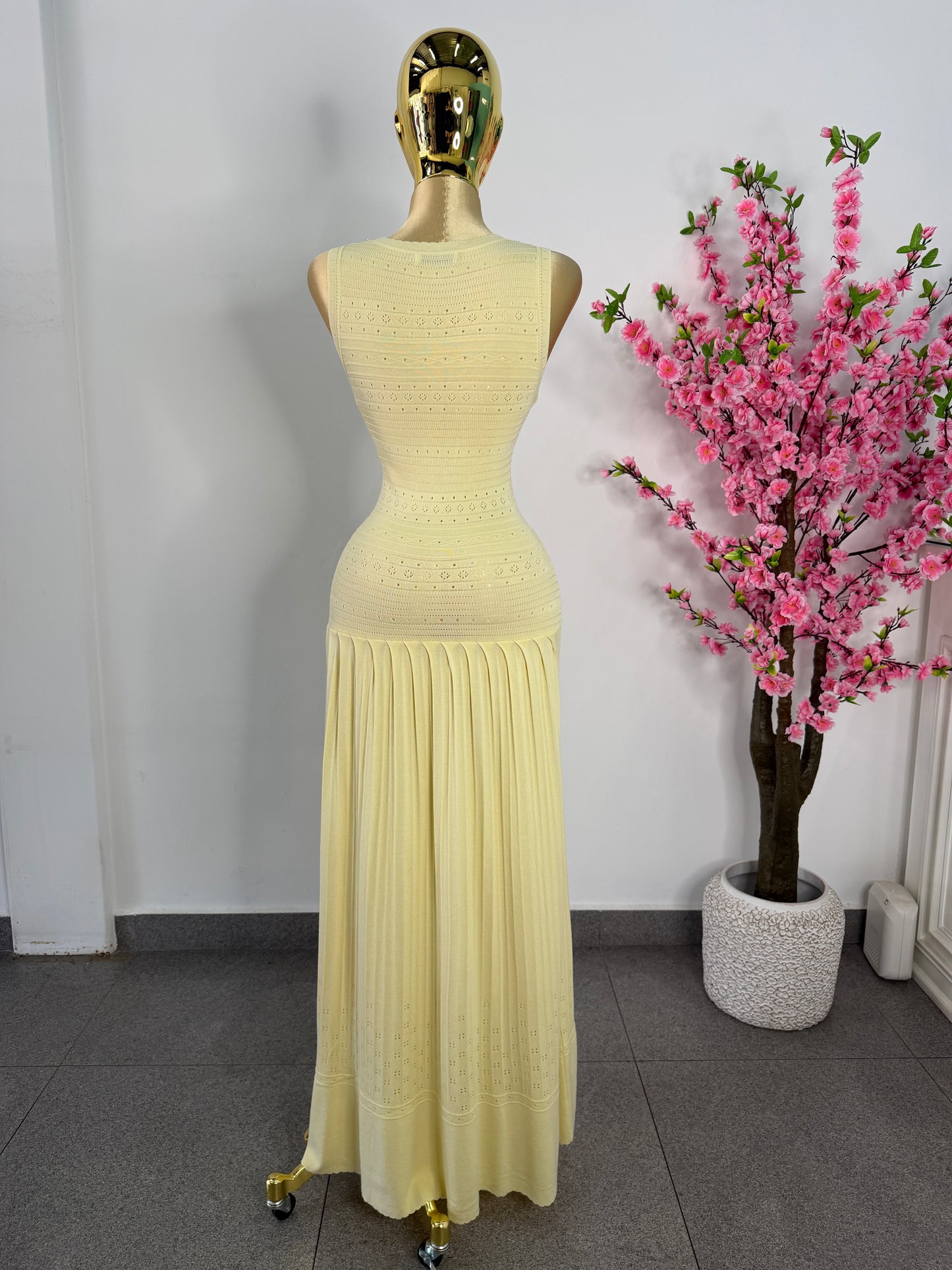 Vestido amarillo punto