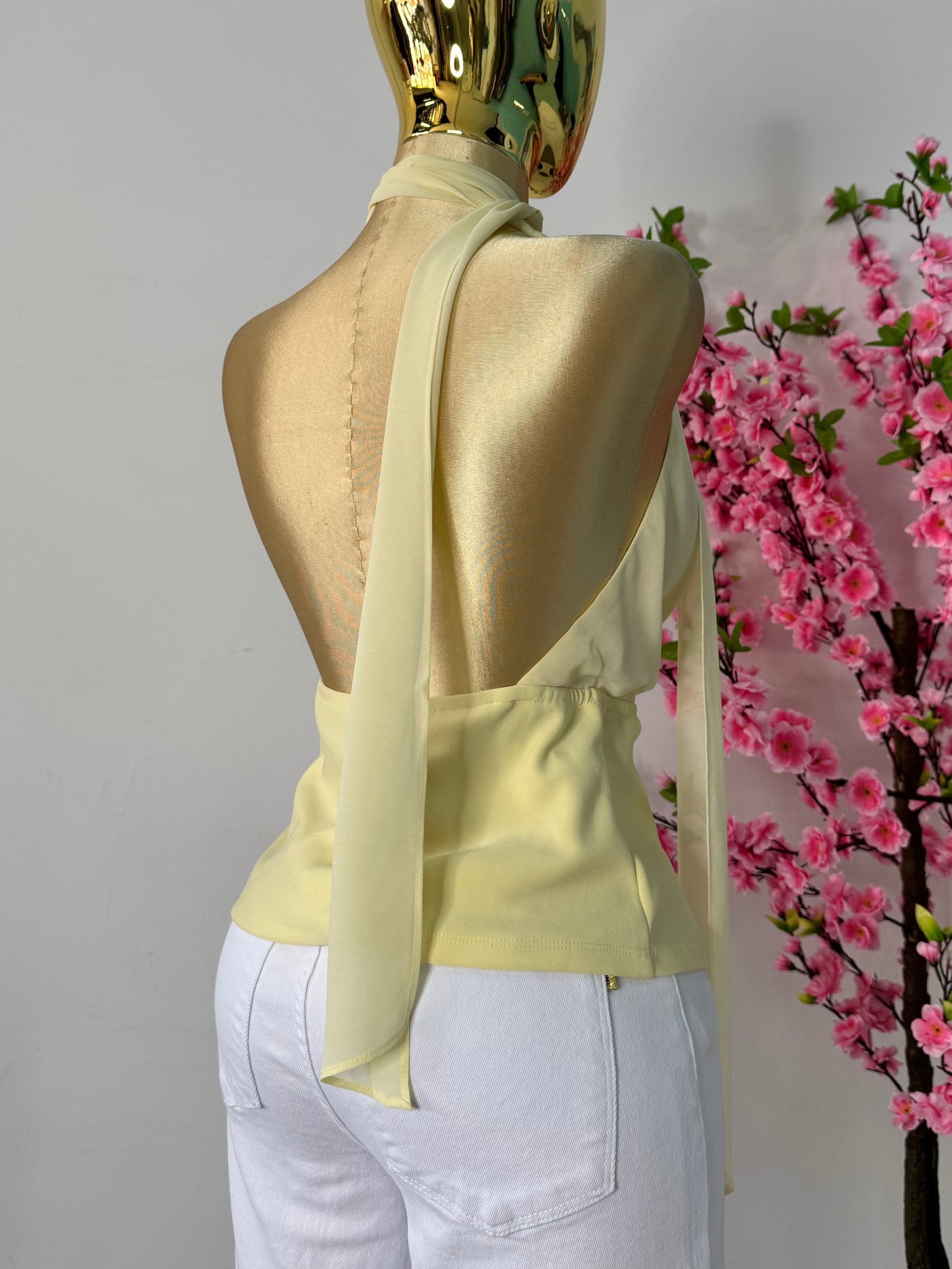 Top amarillo halter