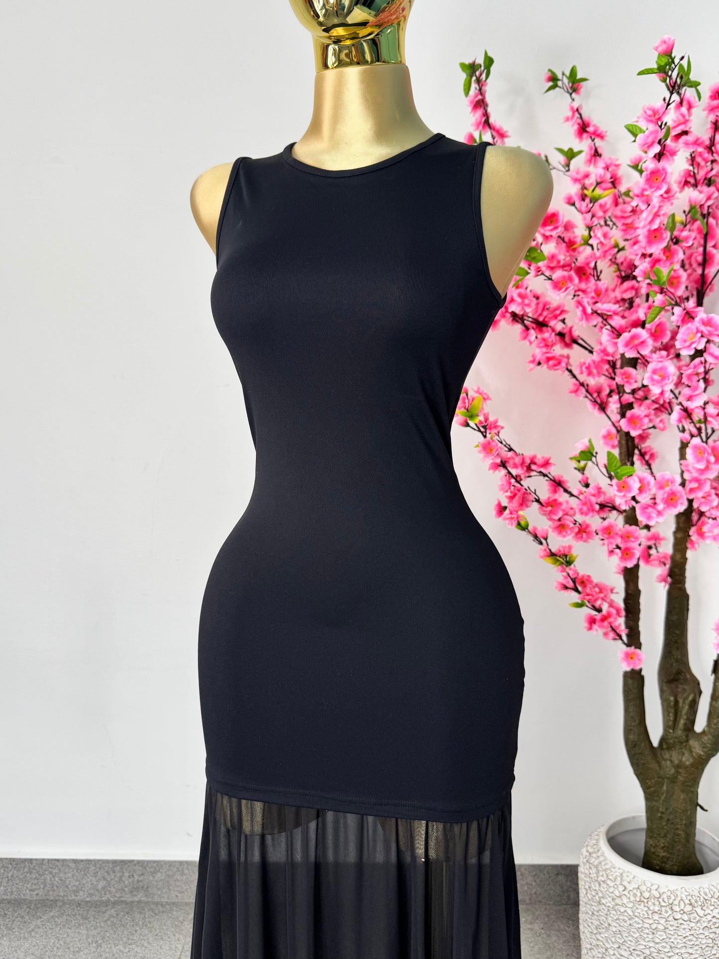 Vestido negro transparencia