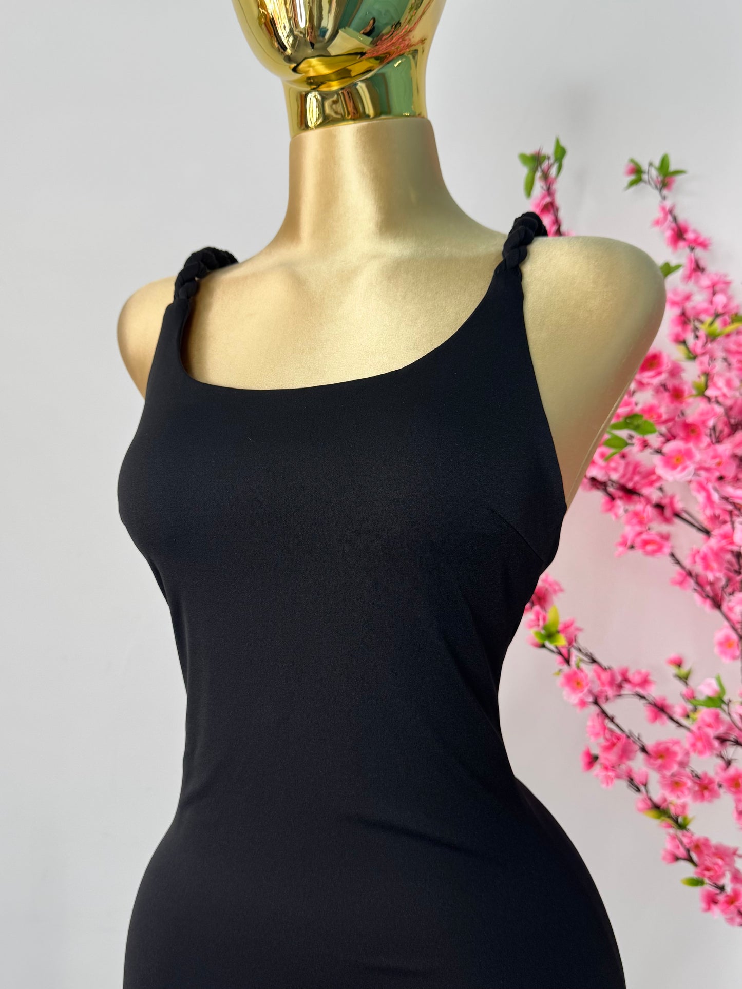 Vestido negro tirantes trenza