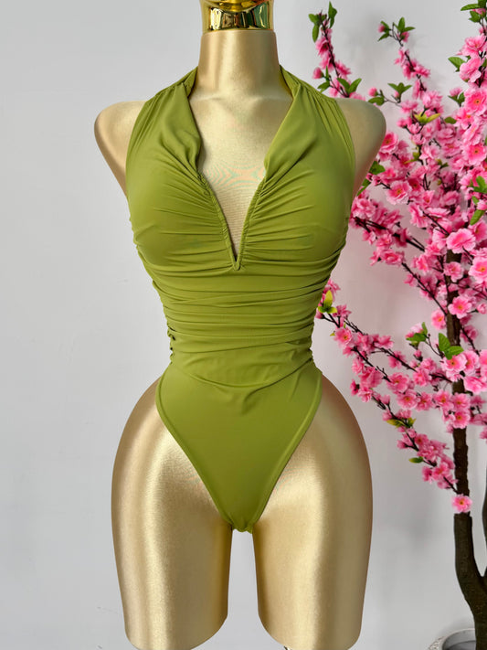 Body verde con escote