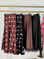 Falda negra polka