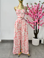 Set top & pantalón blanco con rosa coral