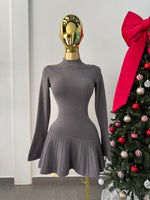 Vestido plisado gris