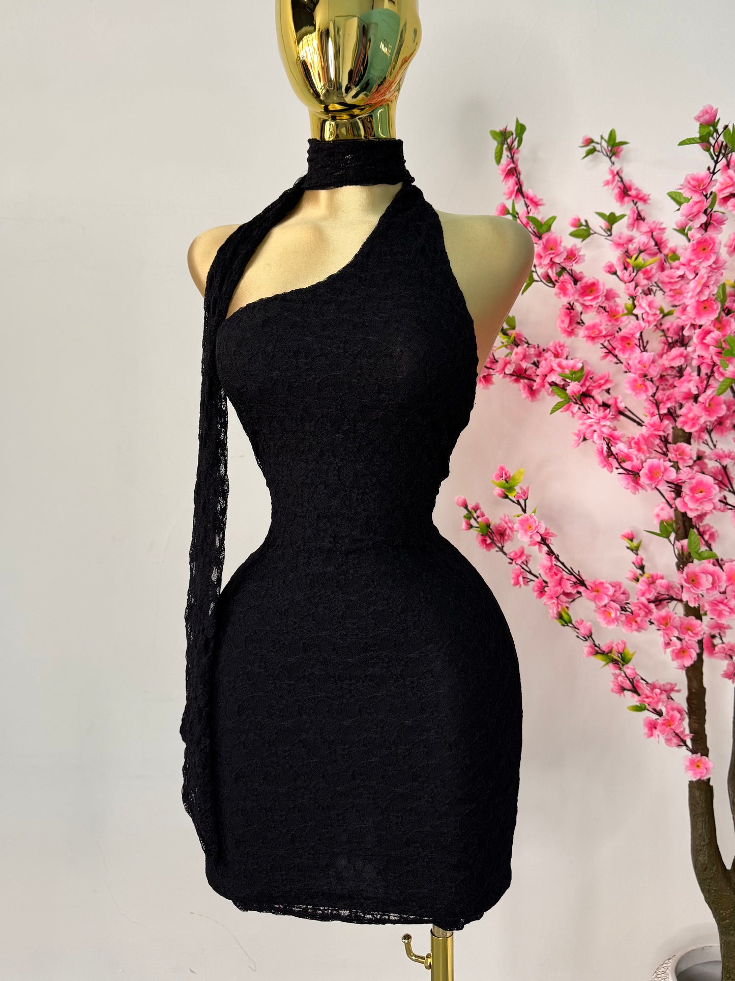 Vestido negro encaje