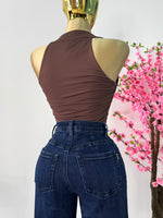 Blusa basica cafe escote cuadrado