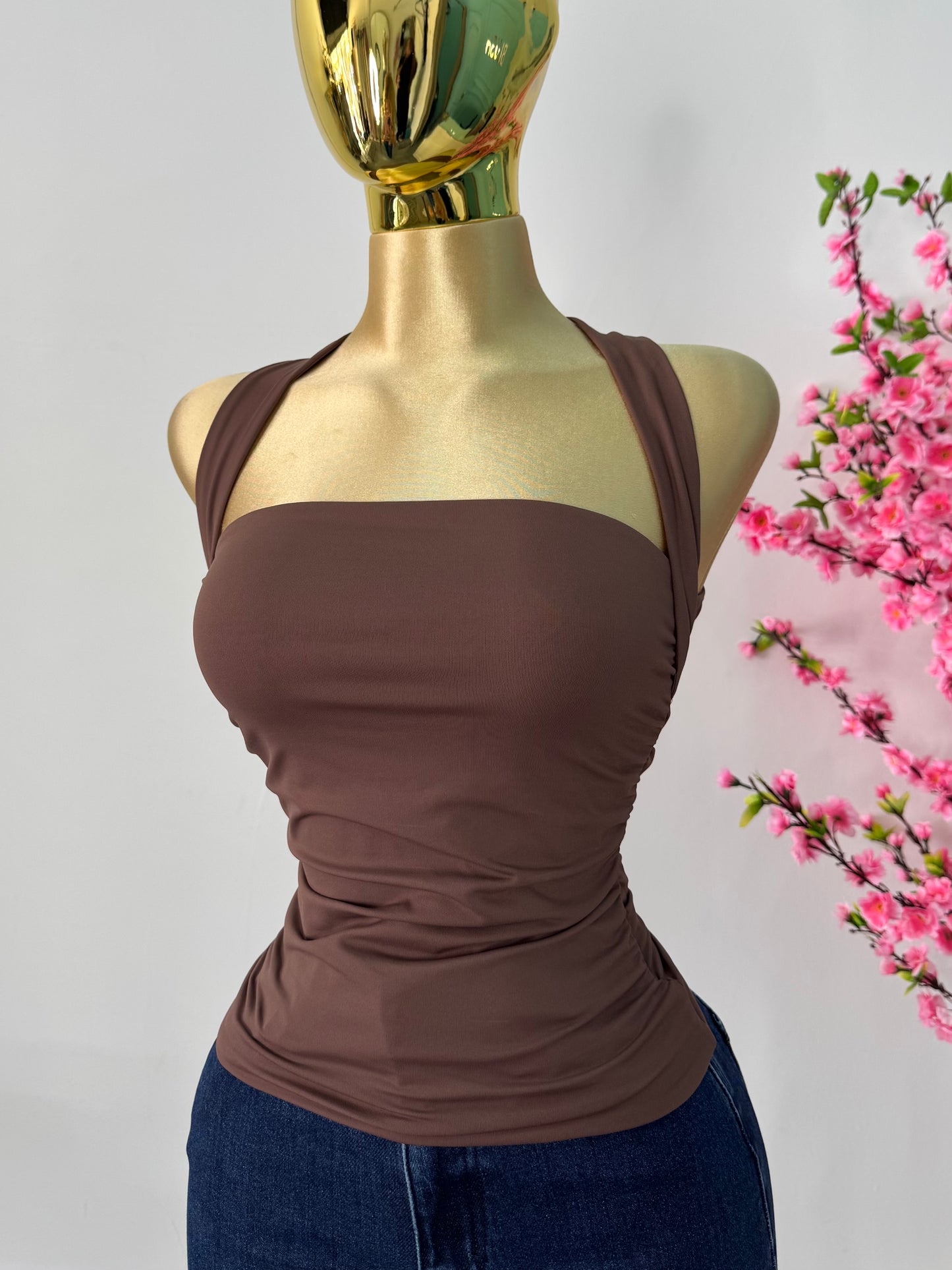 Blusa basica cafe escote cuadrado