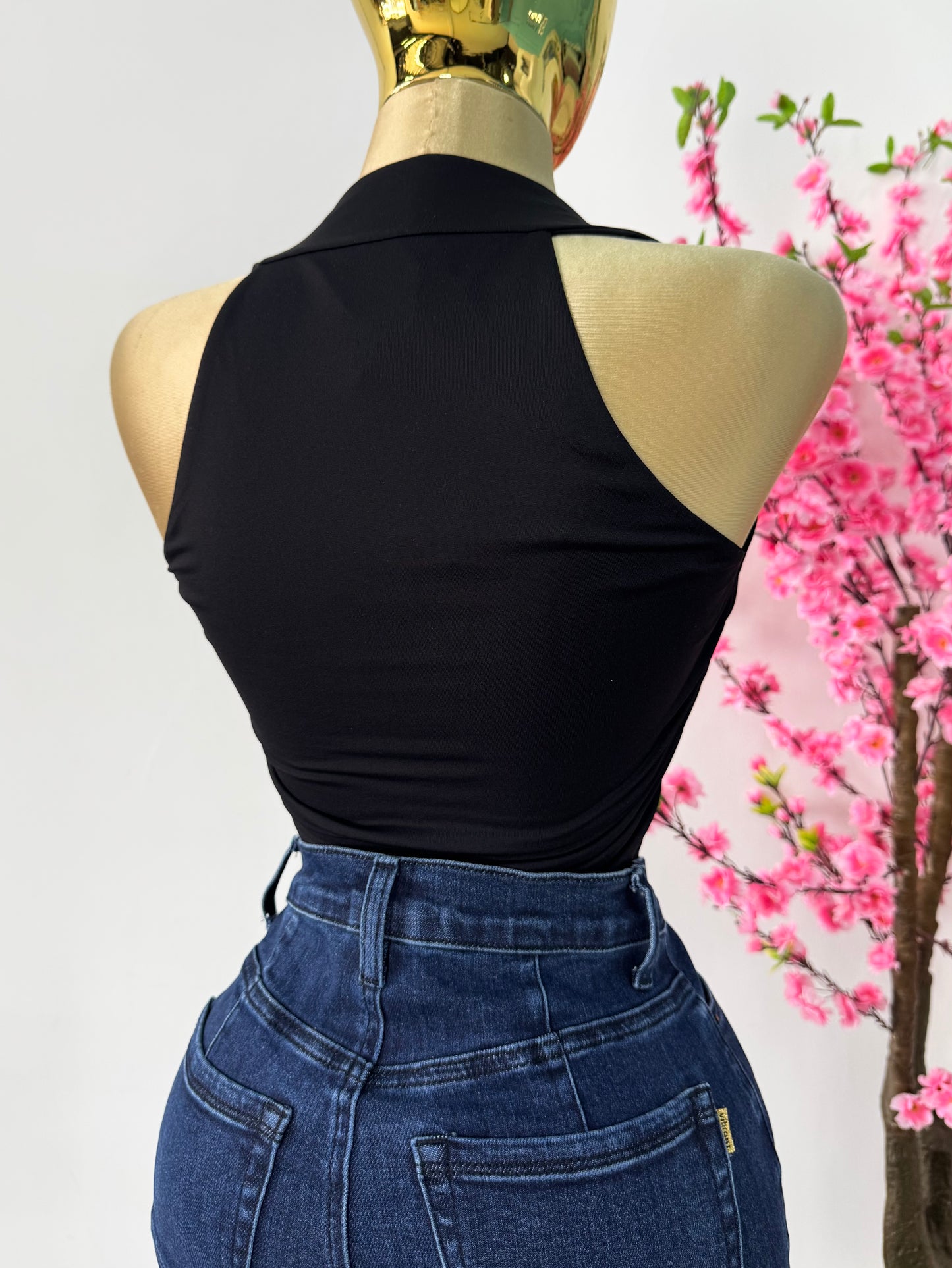 Blusa basica negra  escote cuadrado