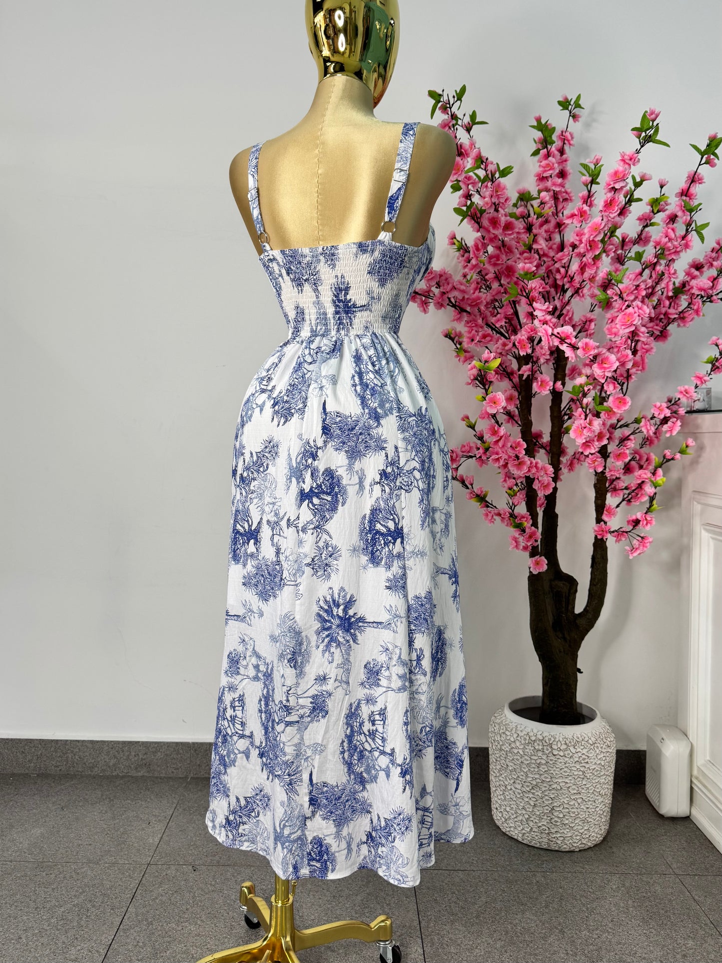 Vestido midi estampado blanco con azul