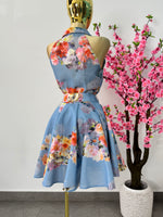 Vestido azul floreado
