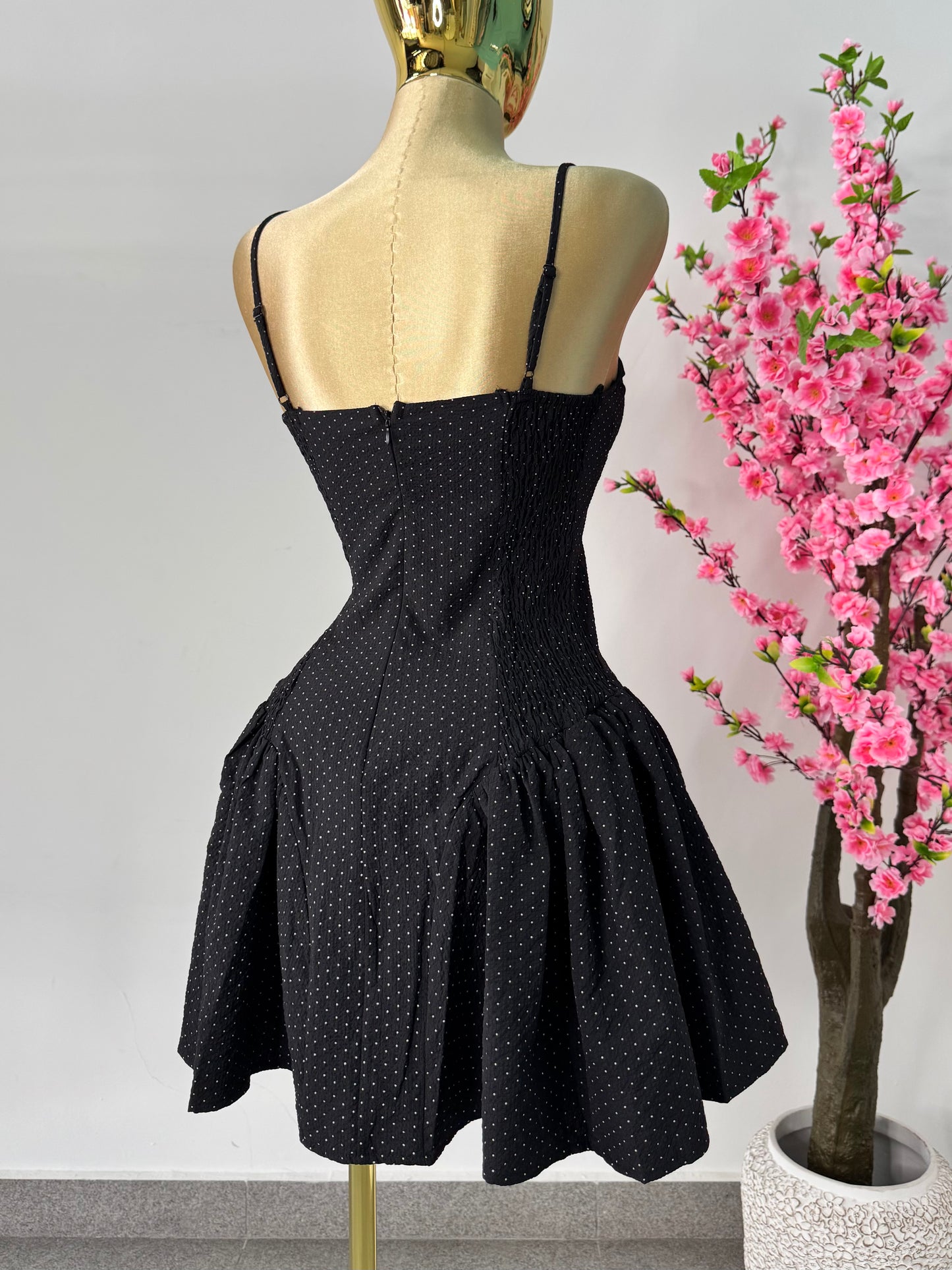 Vestido corto polka negro