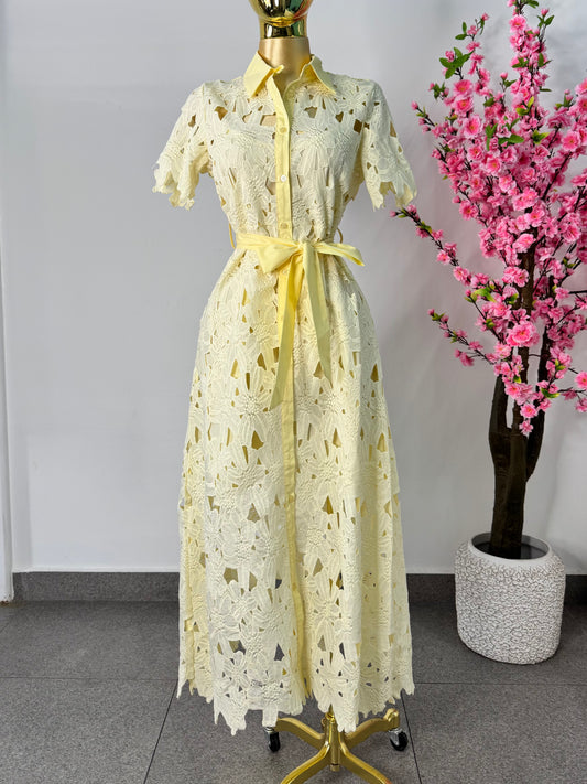 Vestido midi amarillo mantequilla encaje