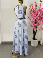 Set azul estampado negro top y falda