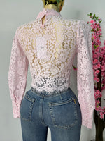 Blusa encaje rosa pastel manga larga