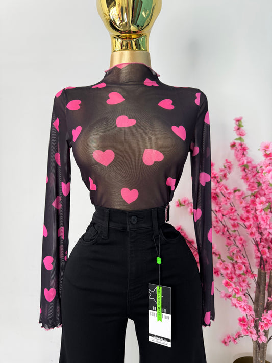 Blusa mesh negra corazones rosas