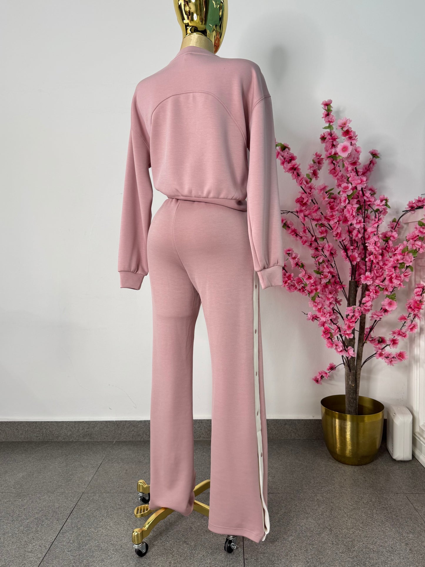 Set de pans rosa palo con botones en costado