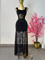 Set de falda y top negro con encaje