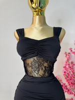 Set de falda y top negro con encaje