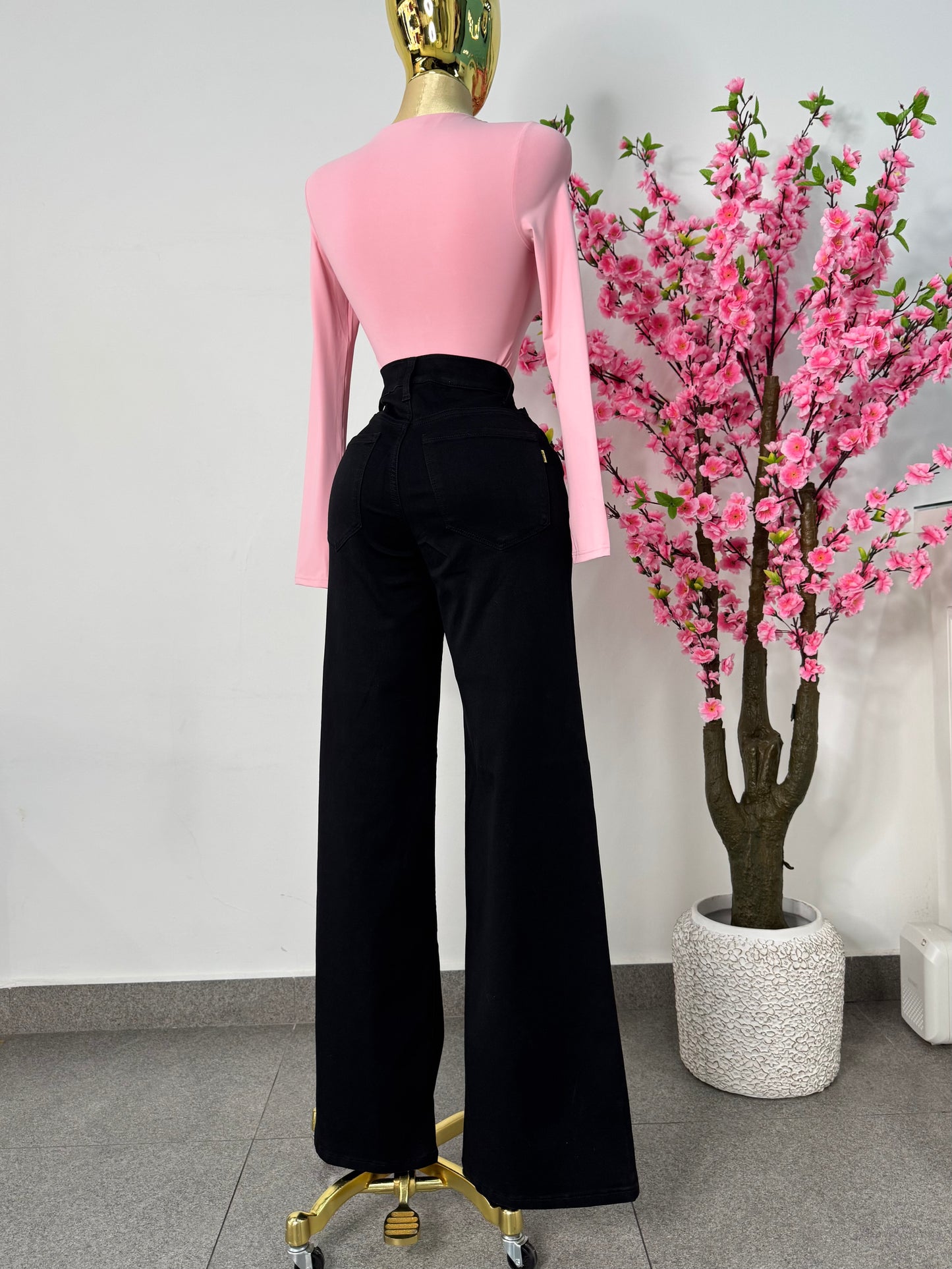 Vibrant corte recto negro