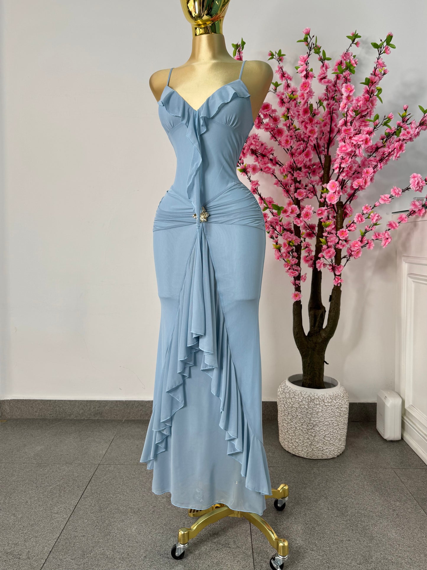 Vestido azul cielo de mesh